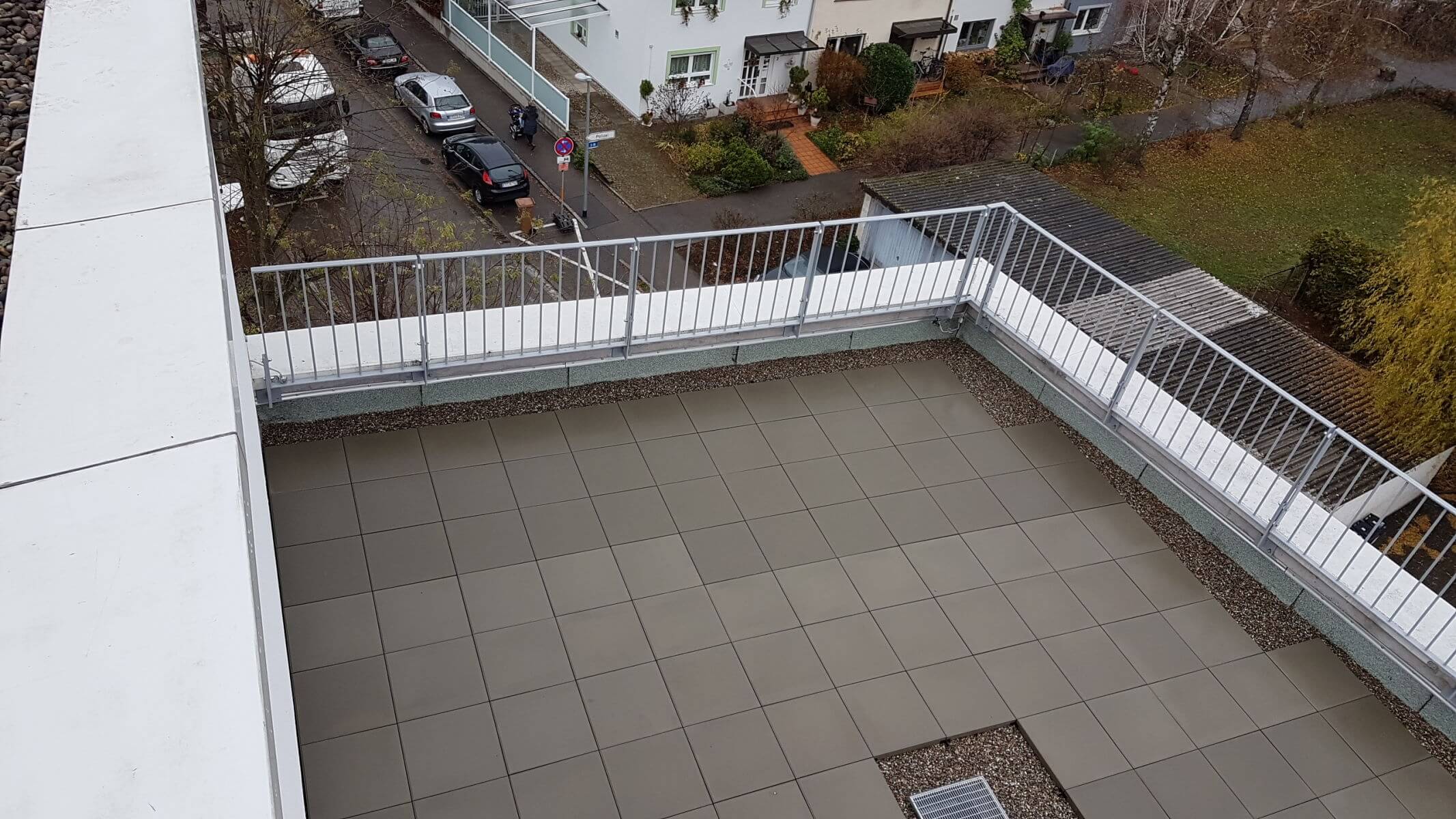 dach-terrasse-abdichten-rollkies-betonplatten-dachdeckerei-baudler-freibrg